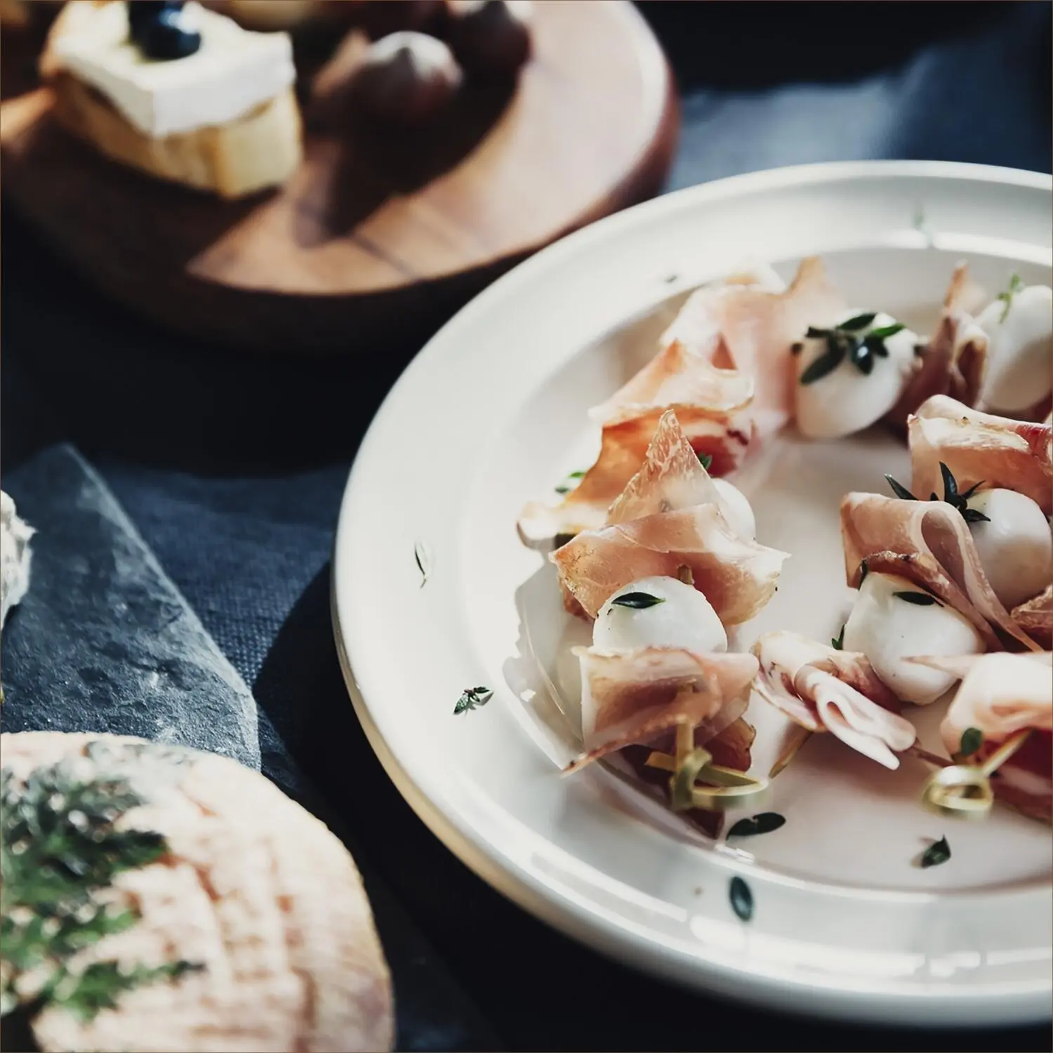 Emile Henry Suppen-/Pastateller In Granatapfel – Bild 4