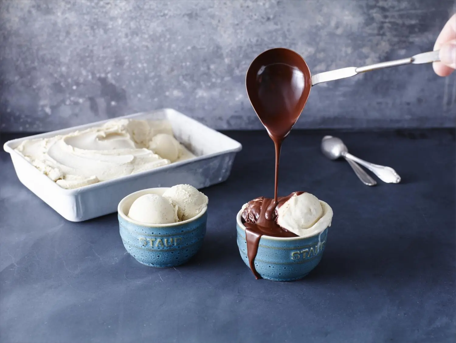 Staub Schüssel In Antikgrau – Bild 3